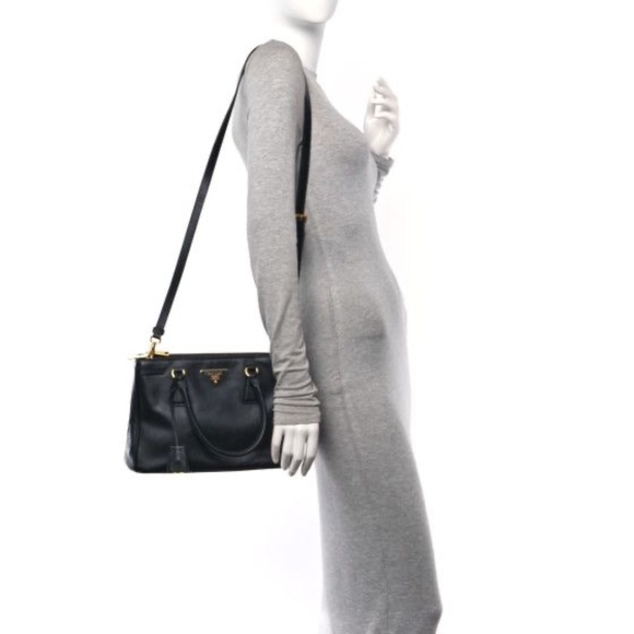 Authentic PRADA Saffiano Small Galleria Double Zip Tote Bag Black - Picture 3 of 15